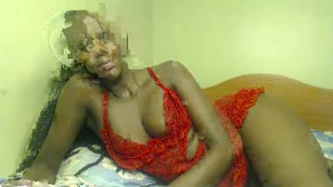 Snapshot of sweet69petyte chatting on January 28, 12:54 pm Petite Queen online show from January 28, 12:54 pm