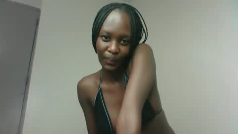 Snapshot of sweet69petyte chatting on March 2, 3:48 pm Petite Queen online show from March 2, 3:48 pm