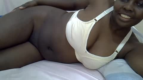 Snapshot of sweet_0012 chatting on July 25, 5:43 pm Cecee online show from July 25, 5:43 pm