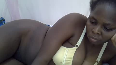 Snapshot of sweet_0012 chatting on August 1, 6:01 am Cecee online show from August 1, 6:01 am