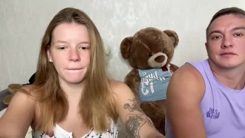 Mia and Robert online show from September 29, 7:13 am