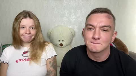 Mia and Robert online show from October 3, 6:21 am
