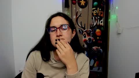 sweet__suck69bitch online show from December 19, 5:51 am