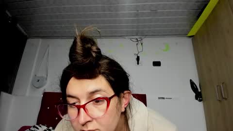 sweet__suck69bitch online show from January 6, 4:26 am