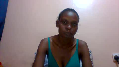 Snapshot of sweet_adora chatting on February 5, 6:46 am sweet_adora online show from February 5, 6:46 am