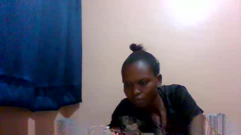 Snapshot of sweet_adora chatting on February 6, 7:13 am sweet_adora online show from February 6, 7:13 am