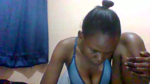 Snapshot of sweet_adora chatting on February 7, 6:56 pm sweet_adora online show from February 7, 6:56 pm