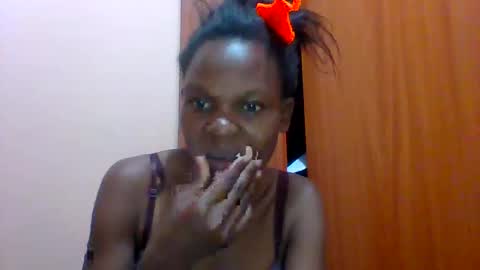 Snapshot of sweet_adora chatting on February 24, 12:09 am sweet_adora online show from February 24, 12:09 am