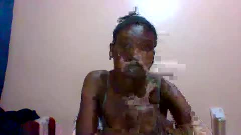 Snapshot of sweet_adora chatting on February 24, 5:11 am sweet_adora online show from February 24, 5:11 am