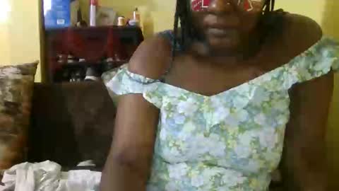 Snapshot of sweet_adora chatting on June 3, 7:30 pm sweet_adora online show from June 3, 7:30 pm