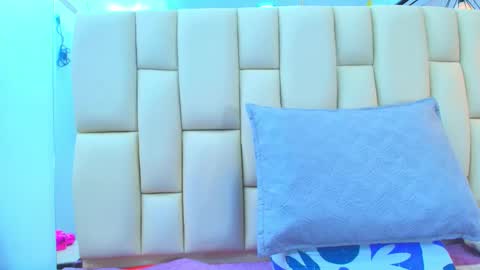 Amye  online show from October 18, 7:14 pm