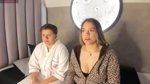 Andrea Y Melisa online show from September 30, 11:48 am