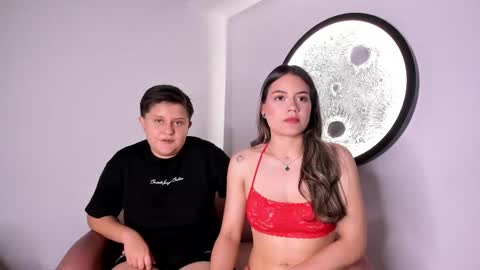 Andrea Y Melisa online show from October 3, 1:52 pm