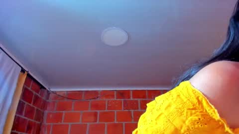 sweet and hot alaia online show from October 15, 5:51 am