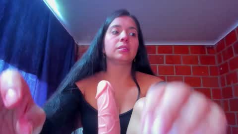 sweet and hot alaia online show from January 15, 2:32 pm