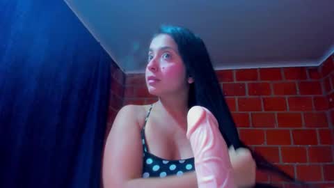 Snapshot of sweet_and_hot_alaia chatting on February 13, 2:40 am sweet and hot alaia online show from February 13, 2:40 am