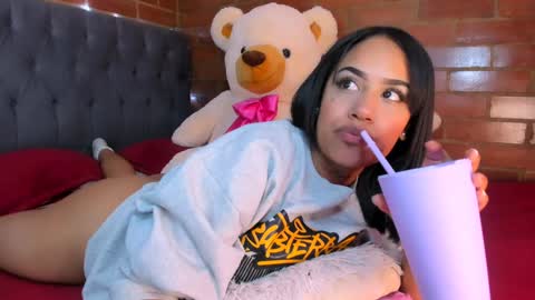 Snapshot of sweet_angel2001 chatting on January 31, 3:44 pm Stephanie online show from January 31, 3:44 pm