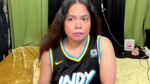 Snapshot of sweet_asiants_4u chatting on May 15, 10:50 pm izza izzasweet online show from May 15, 10:50 pm