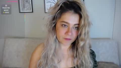 Bella Valery online show from November 25, 10:10 pm