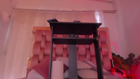 Chelsy  online show from October 14, 6:09 pm