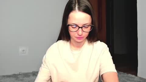 Christina online show from December 2, 7:25 am