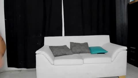 Snapshot of sweet_bunny29 chatting on November 9, 7:45 pm x Angelica Daniels - mod Tio willy online show from November 9, 7:45 pm