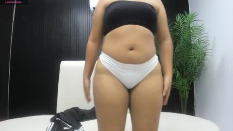 sweet_cake23 online show from April 2, 3:26 am