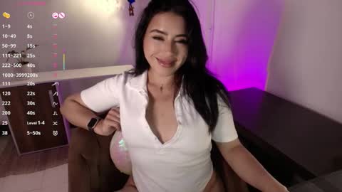 Snapshot of sweet_cami1 chatting on May 27, 2:19 am Camila online show from May 27, 2:19 am