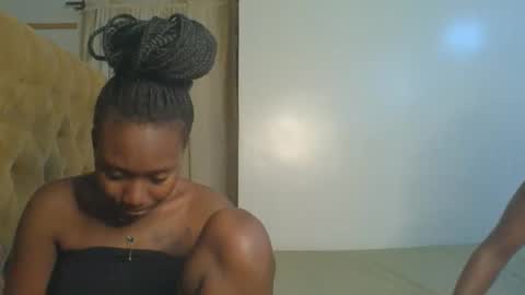 Snapshot of sweet_camila5 chatting on November 10, 6:40 pm Camila online show from November 10, 6:40 pm