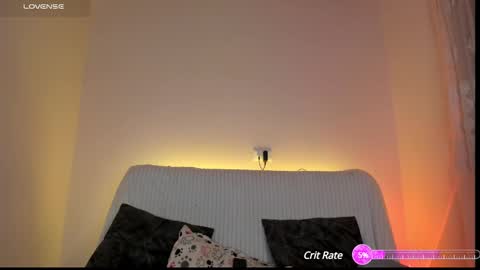 Snapshot of sweet_carine chatting on December 2, 10:07 am camil online show from December 2, 10:07 am