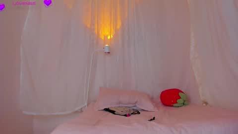 Snapshot of sweet_carine chatting on September 13, 4:23 am camil online show from September 13, 4:23 am