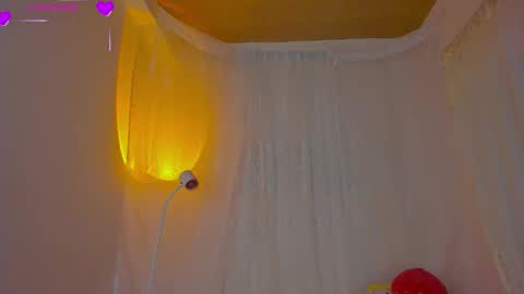 Snapshot of sweet_carine chatting on September 26, 4:49 am camil online show from September 26, 4:49 am