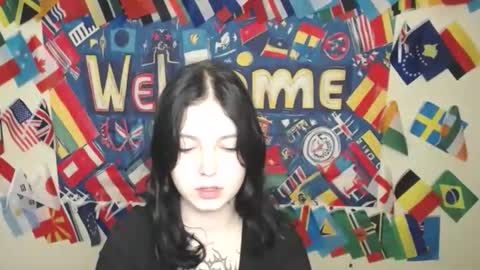 Snapshot of sweet_cherryg chatting on November 4, 7:07 am Ivy online show from November 4, 7:07 am