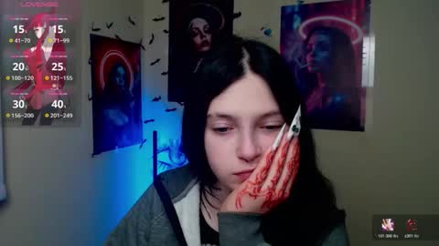 Snapshot of sweet_cherryg chatting on February 5, 8:57 pm Ivy online show from February 5, 8:57 pm