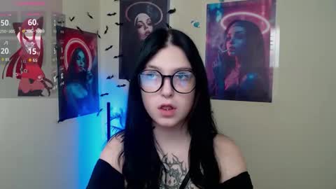 Snapshot of sweet_cherryg chatting on February 7, 7:01 am Ivy online show from February 7, 7:01 am