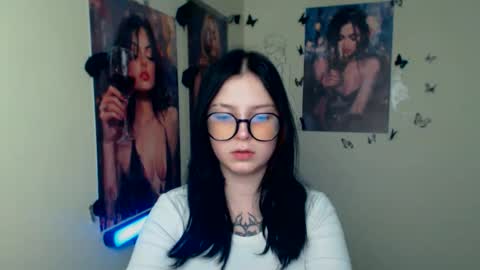 Snapshot of sweet_cherryg chatting on February 9, 1:26 pm Ivy online show from February 9, 1:26 pm