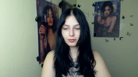 Snapshot of sweet_cherryg chatting on February 24, 1:31 pm Ivy online show from February 24, 1:31 pm