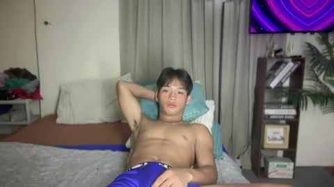 Snapshot of sweet_clarence69 chatting on June 19, 6:12 pm CLARENCE online show from June 19, 6:12 pm