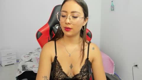 sweet_coral_ online show from March 22, 10:35 pm