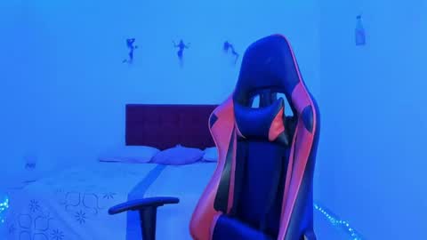 sweet_coral_ online show from April 16, 8:26 am