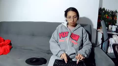 Snapshot of sweet_cum8 chatting on July 27, 8:10 am Sweet cum online show from July 27, 8:10 am