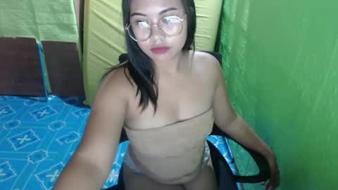 Snapshot of sweet_czylle chatting on February 3, 12:09 am sweet_czylle online show from February 3, 12:09 am