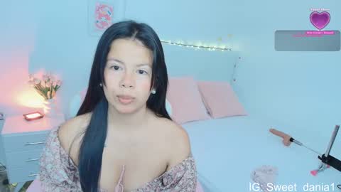 sweet_dania_ online show from September 15, 9:20 am