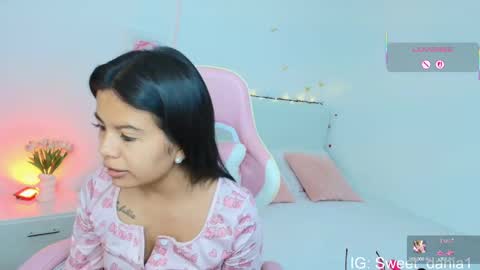 sweet_dania_ online show from October 7, 8:22 am