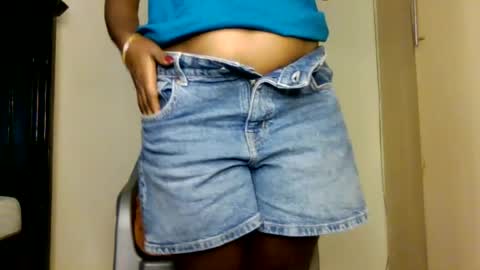 Snapshot of sweet_ebony001 chatting on July 30, 4:06 pm sweet_ebony001 online show from July 30, 4:06 pm