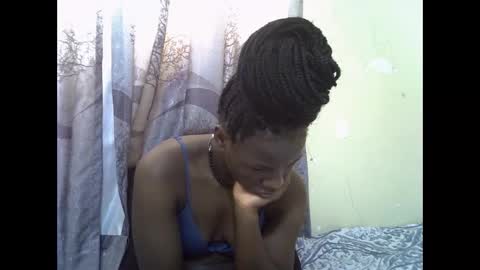 Snapshot of sweet_elisa001 chatting on May 16, 6:21 am Edah online show from May 16, 6:21 am