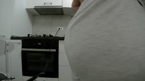 Snapshot of sweet_ella chatting on December 10, 7:16 am           online show from December 10, 7:16 am