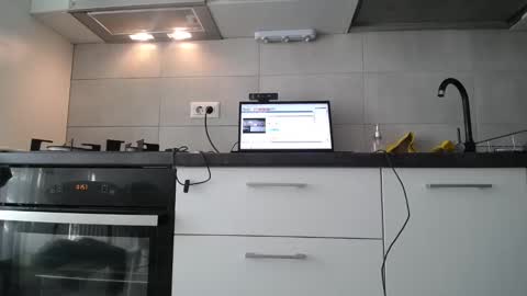 Snapshot of sweet_ella chatting on January 20, 10:29 am           online show from January 20, 10:29 am