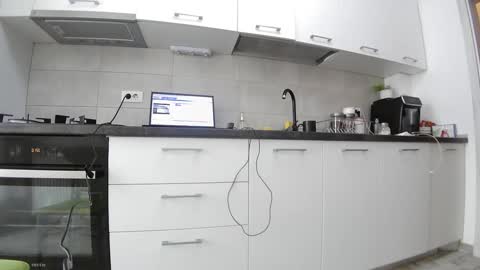 Snapshot of sweet_ella chatting on February 4, 10:21 am           online show from February 4, 10:21 am