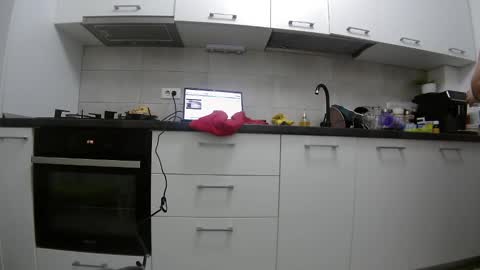 Snapshot of sweet_ella chatting on February 18, 9:09 pm           online show from February 18, 9:09 pm